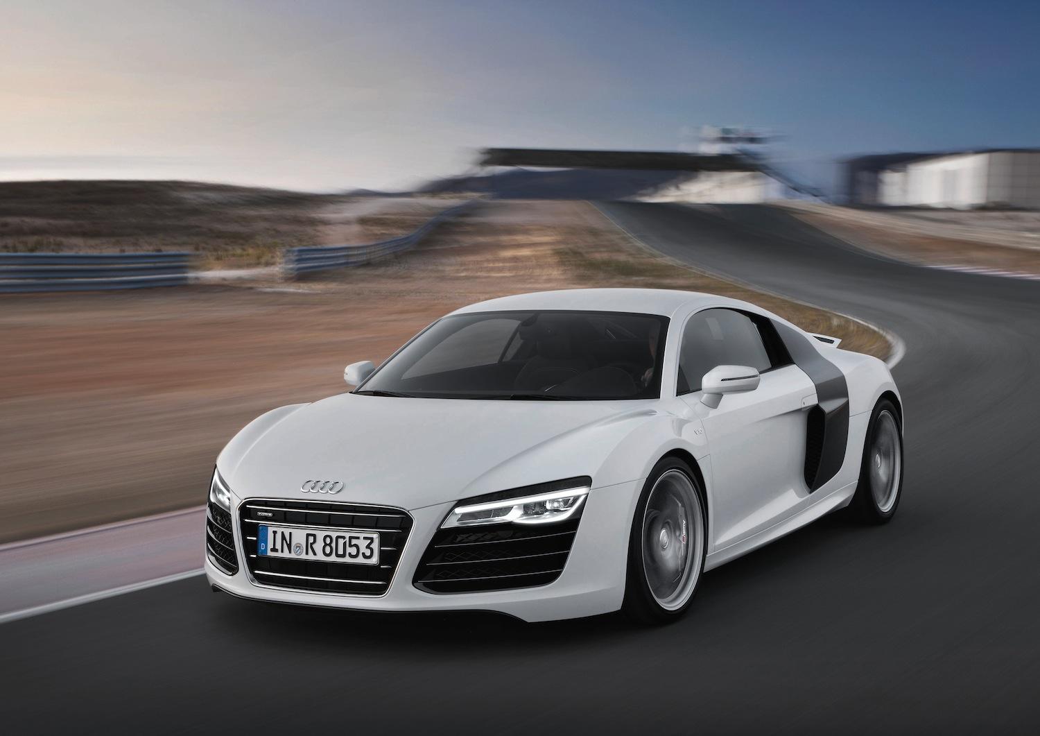 Audi-R8-V10-pace-car